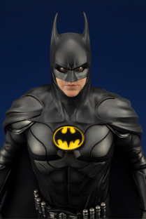 THE FLASH MOVIE - BATMAN ARTFX STATUE BY KOTOBUKIYA
